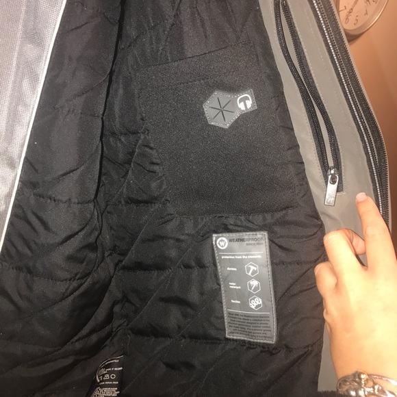 Ski jacket - Picture 4 of 6